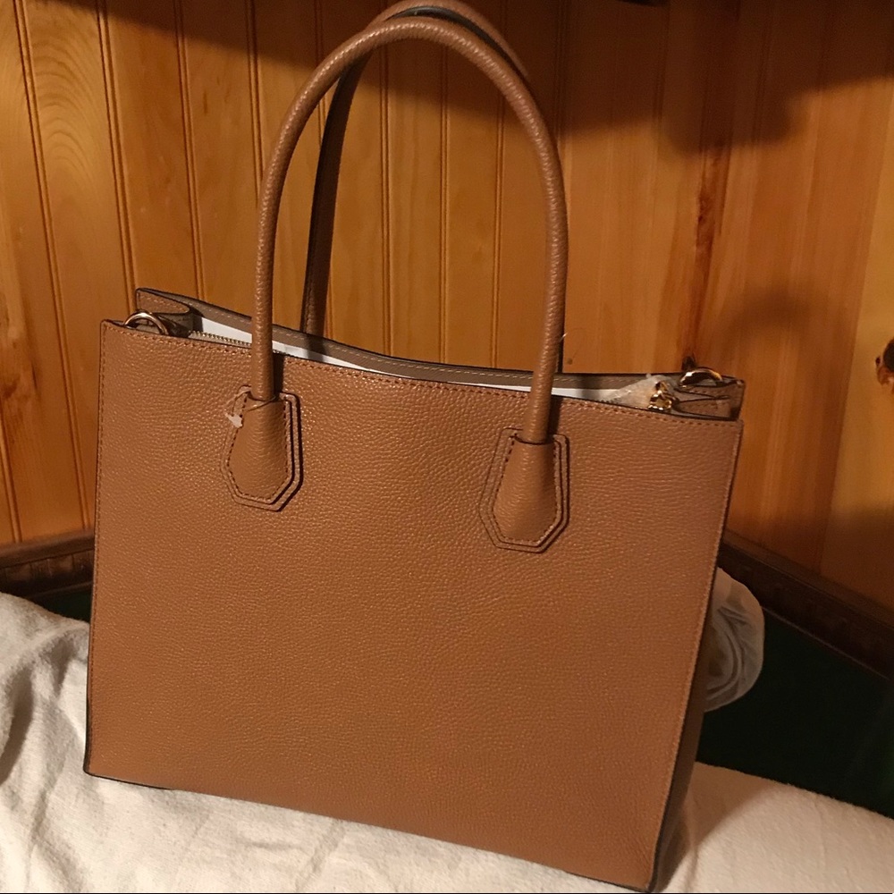 ➡️SOLD⬅️MICHAEL KORS Mercer Large Pebbled tote - Picture 4 of 8